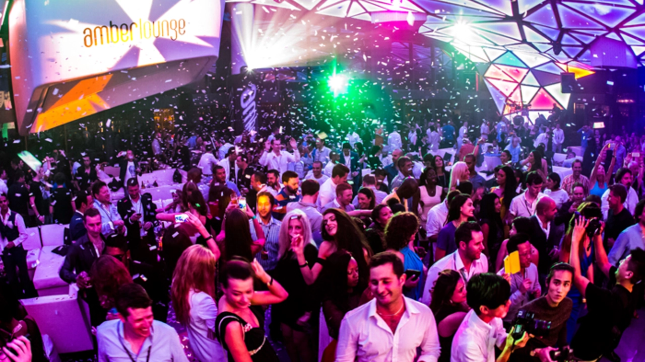 Experience the Magic of Nightlife in Abu Dhabi: From Luxury Clubs to Chill Lounges